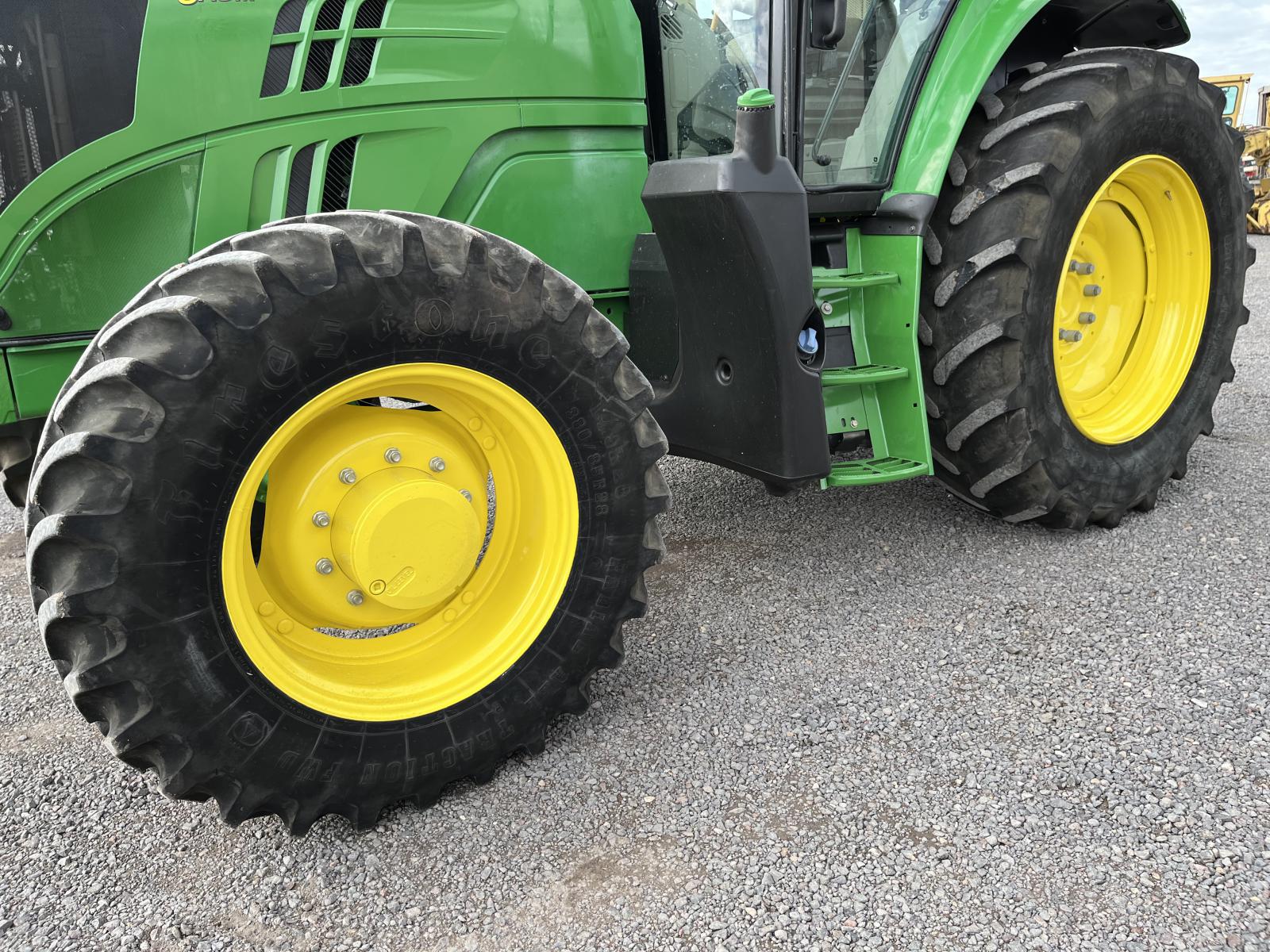 ./imagenes/INVOICE/2019/18102/JOHN DEERE 6145M (7).JPG